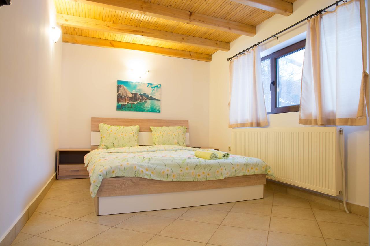 Guest House Ivan Cherni Osŭm エクステリア 写真
