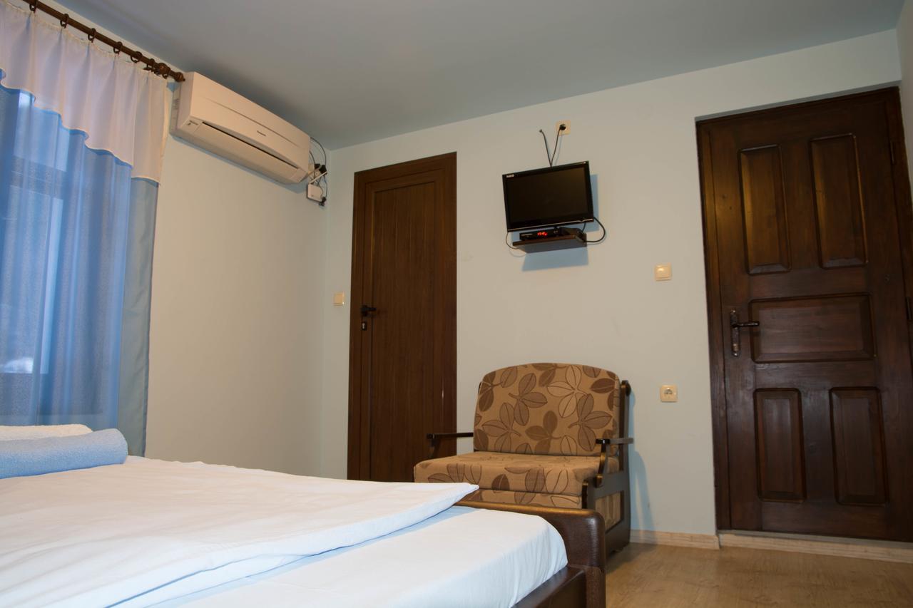 Guest House Ivan Cherni Osŭm エクステリア 写真